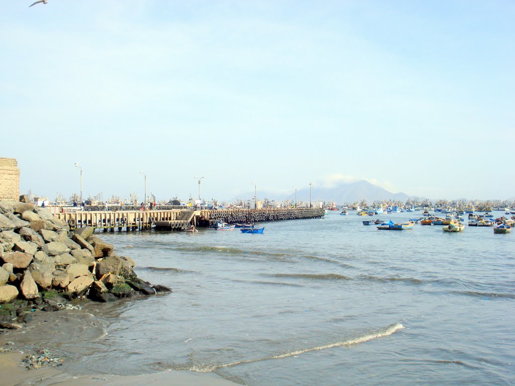 Santa, Peru by Jr Garcia