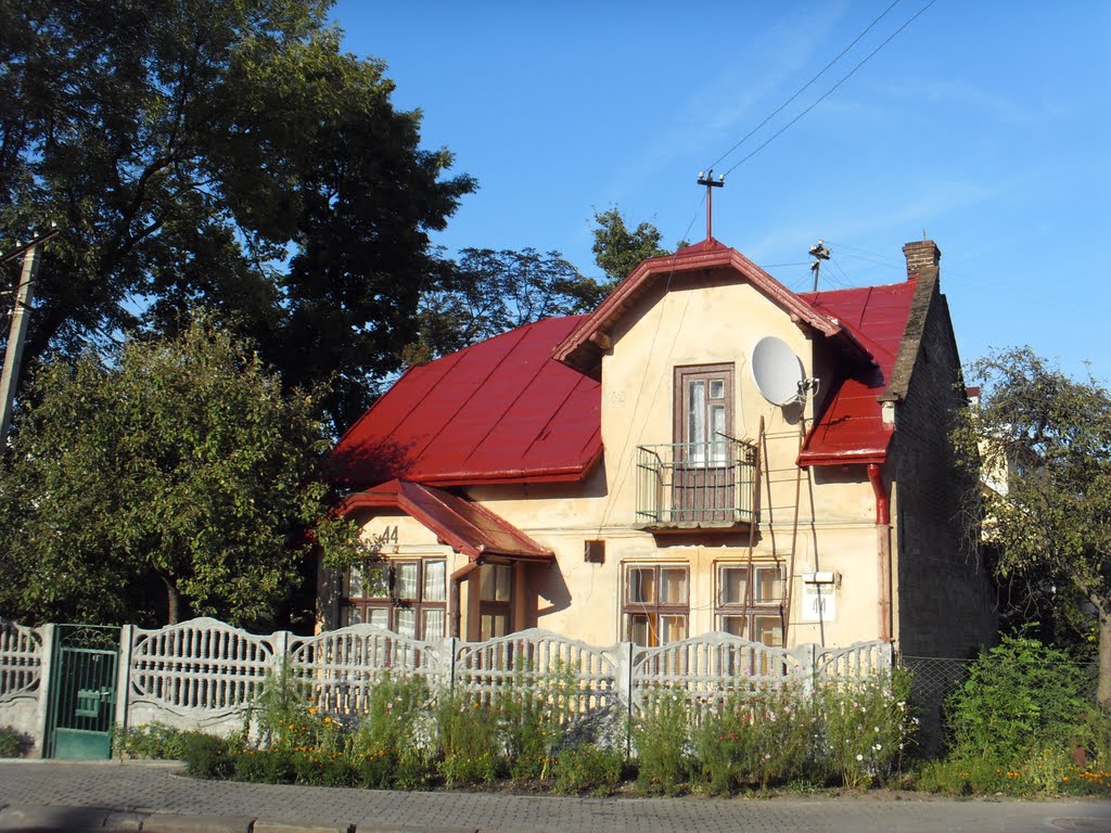 Holosko, Lviv, Lviv Oblast, Ukraine by Gennadiy Telishevsky…