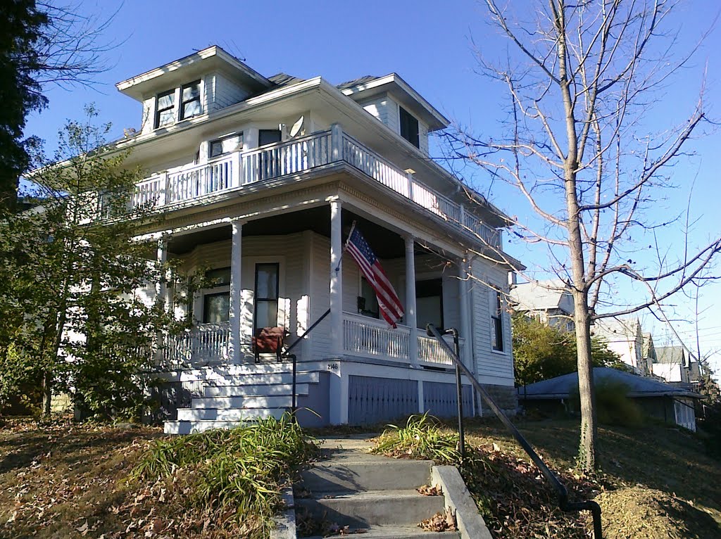 Old house on cleneay ave and Elsmere ave by CyberGoth513