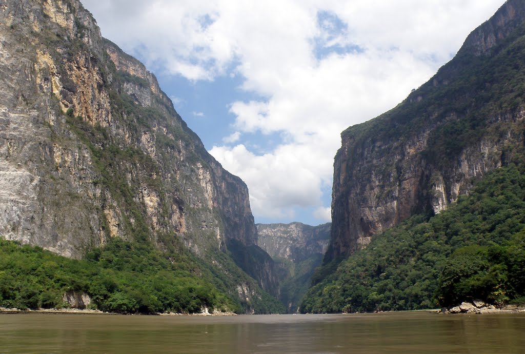 Tuxtla Gutiérrez, Chis., Mexico by KOLSKIY