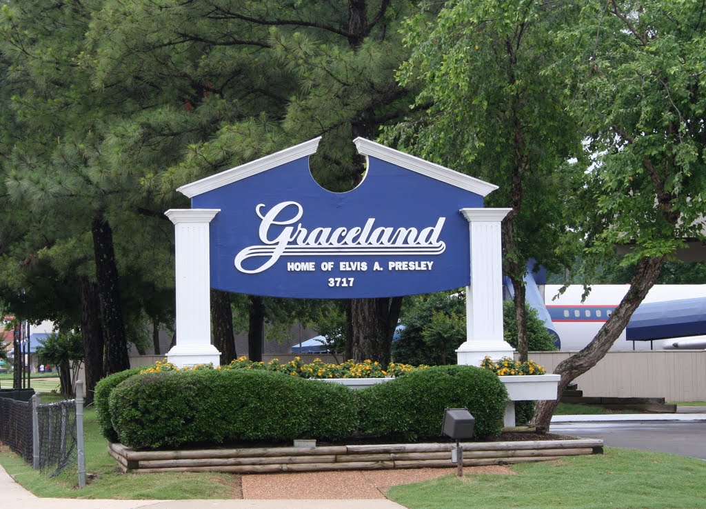 Memphis, Graceland Park by by niro