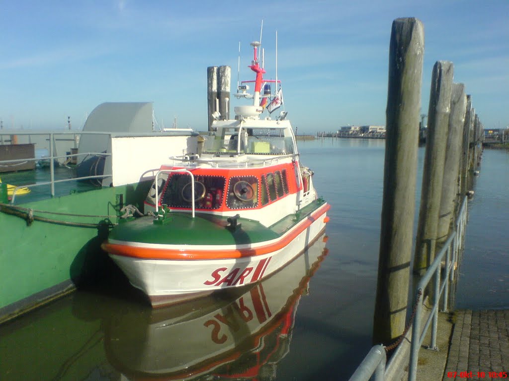 DGzRS Cassen Knigge im Hafen Norddeich by Marcel Marien