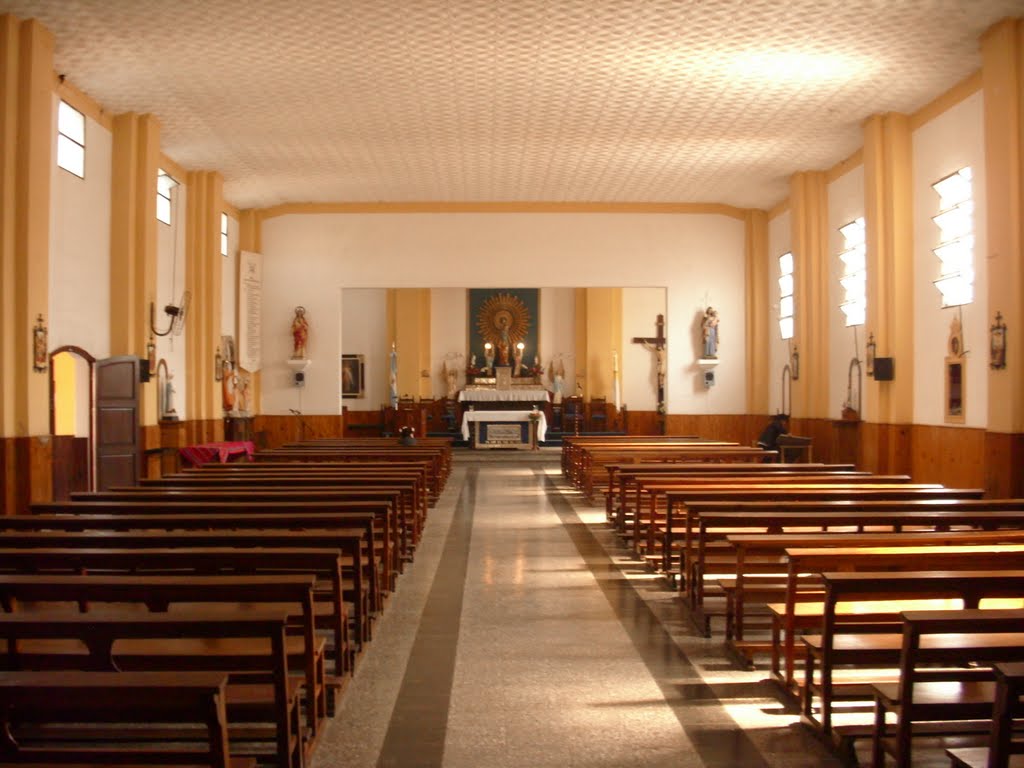 Interior de la Iglesia Nuestra Señora del Pilar by Pancho 67