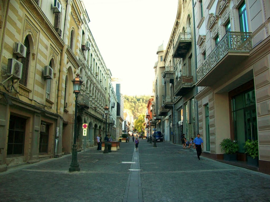 Renovated street behind the former Tbilisi city hall by Pogromca Gašnič