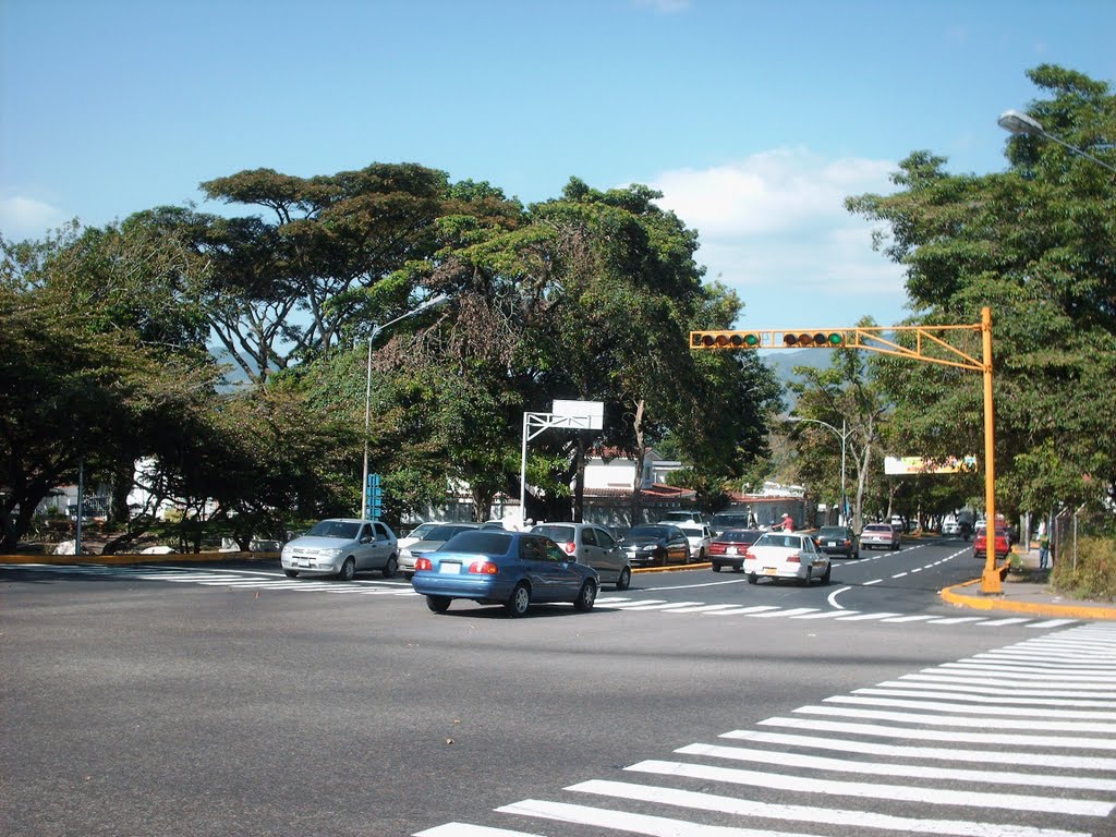 Avenida 19 de Abril by Antonio Tielve