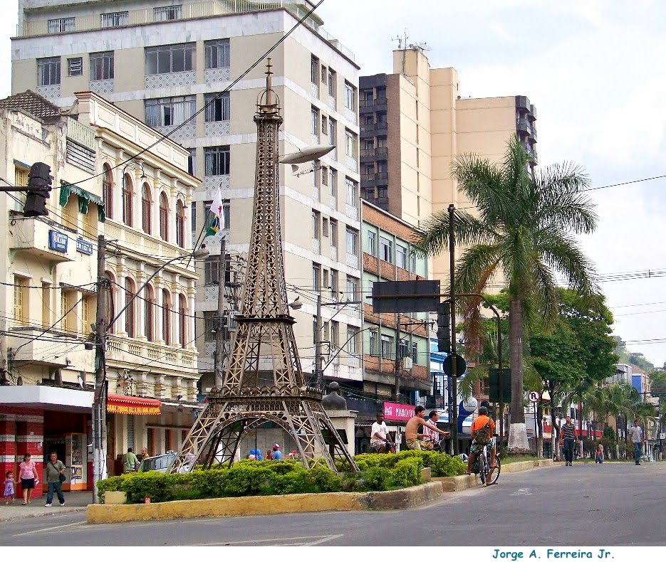 Torre Eiffel by Jorge A. Ferreira Jr.