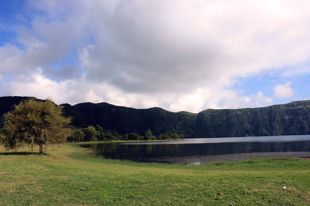 Portugal Açores São.Miguel.Sete.Cidades.Lg.Azul by Jose Pereira