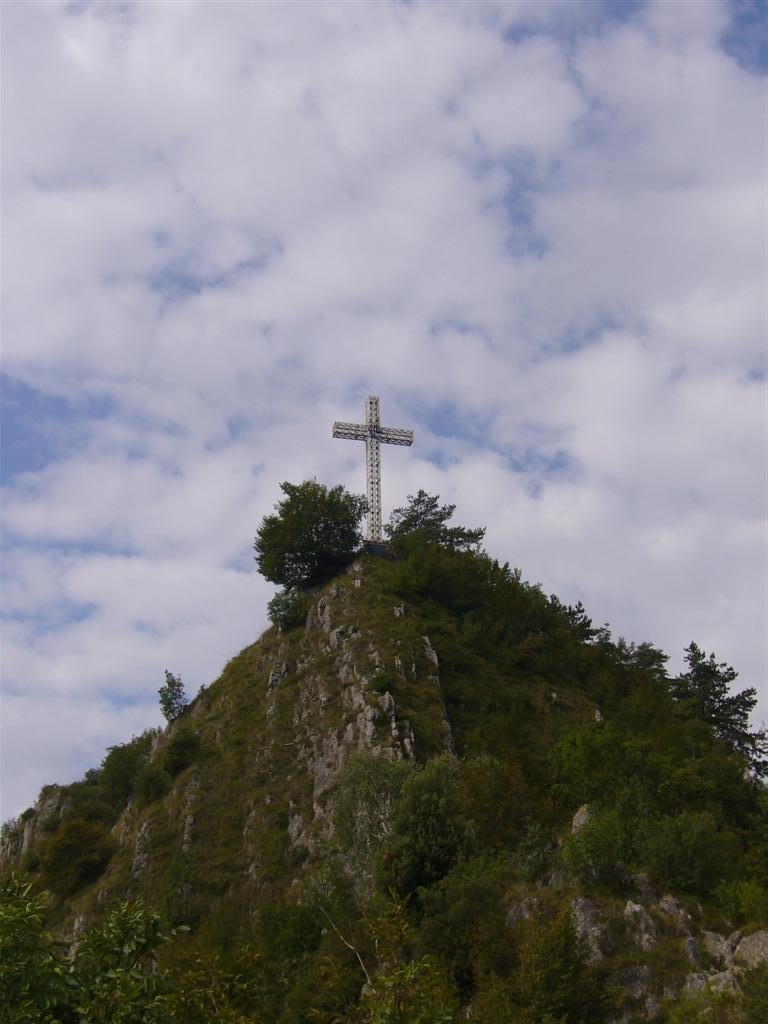 Vittorio Veneto - Cross on Monte Altare by dstaiano