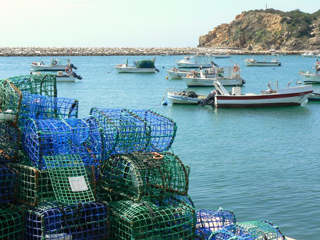 De nieuwe vissershaven van Albufeira( new fishingharbour of Albufeira) by janny