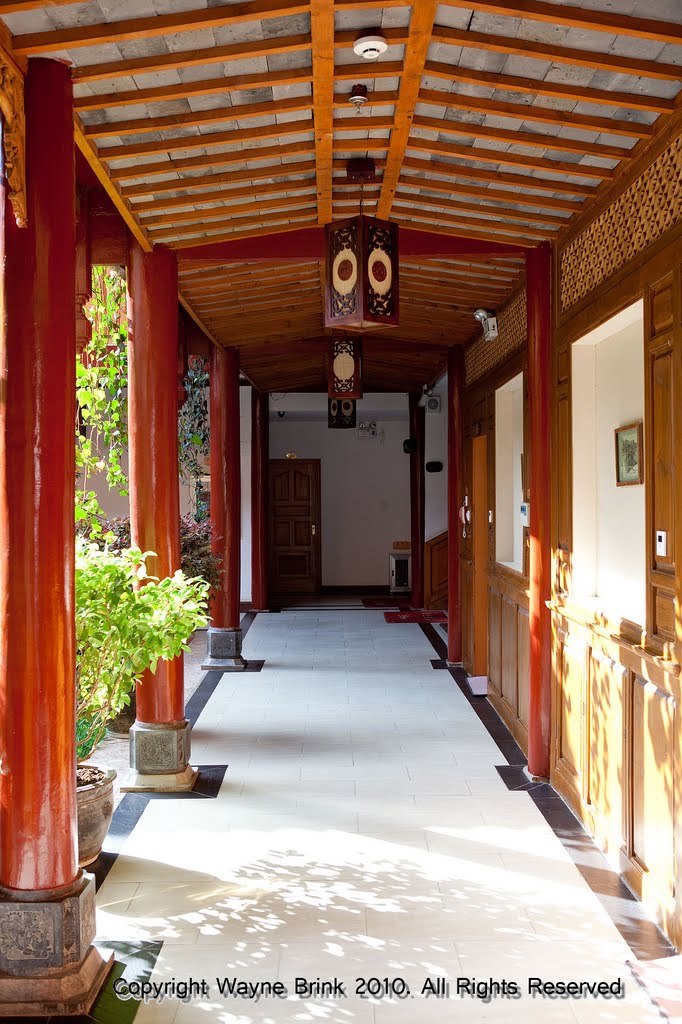 Outdoor corridor at Li Wang Hotel by waynebrink