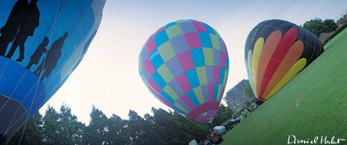 Gonflage montgolfieres a l'Iaag - Hot air balloon by Daniel Herlent