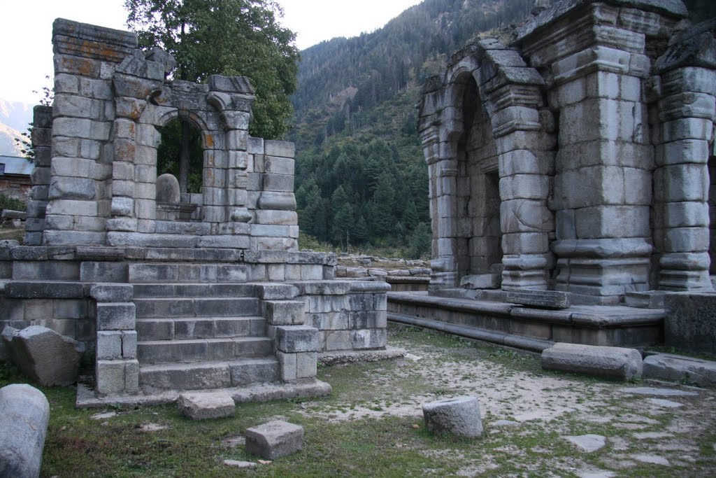 Ruins of Ancient Hindu Temples at Narayan Nag (Narannag) near Wangath by Anthony Maw