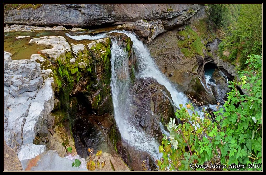 Ordesa - La cascada del estrecho by Josep Maria Alegre