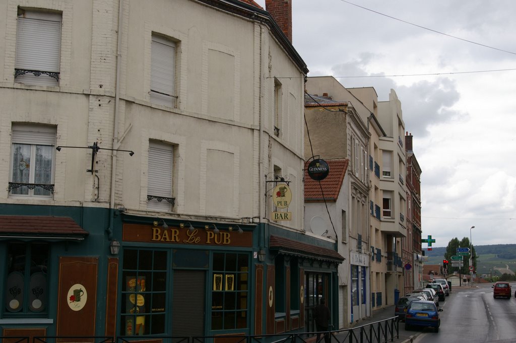 Pub à Epernay by H.Vanaquer