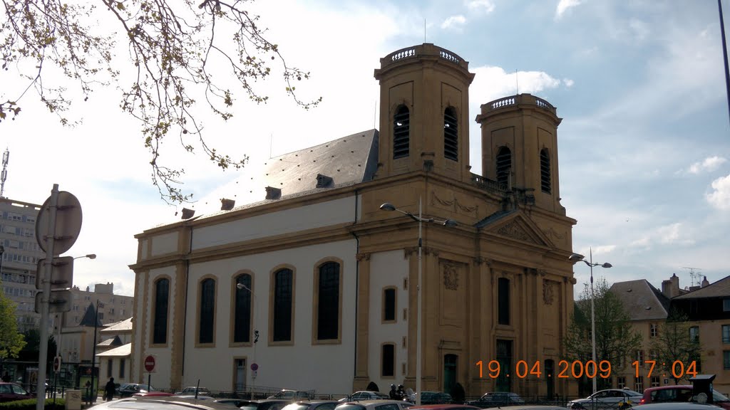 Eglise St Maximin by Pascal BERTRAND