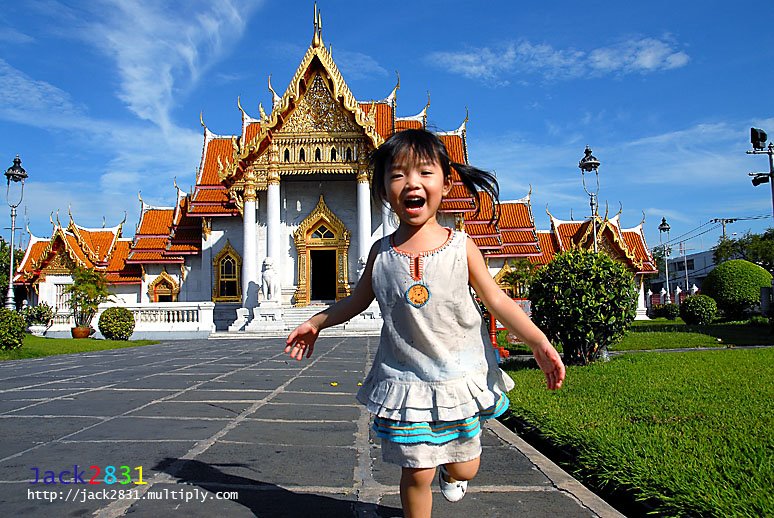 Wat Benchamabophit Dusitvanaram (Thai: วัดเบญจมบพิตรดุสิตวนารามราชวรวิหาร) is a buddhist temple (wat) in the Dusit district of Bangkok, Thailand. Also known as the marble temple, it is one of Bangkok's most beautiful temples and a major tourist attraction. by jack2831