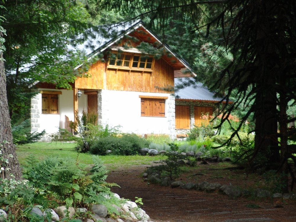 Casa en el Bosque, Villa Traful, Neuquén by Felipe O Diniello