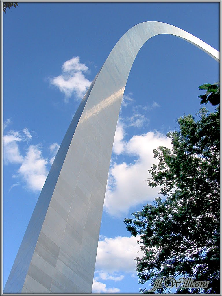 St. Louis Gateway Arch by jfl.Williams