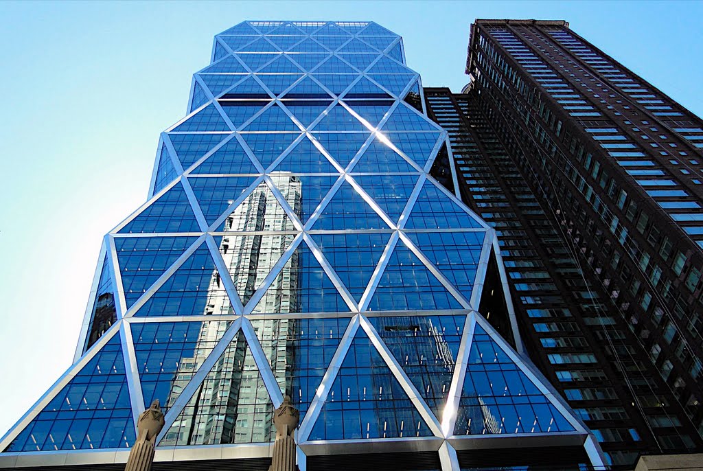 Reflections. Hearst Tower, 57th Street Ecke 8th Avenue, New York by Heidy R. Hort