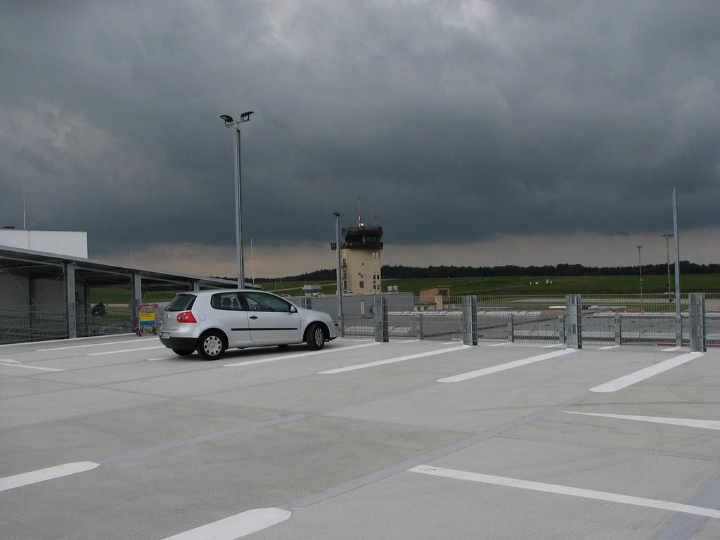 Hahn Airport Short Parking Deck by L188