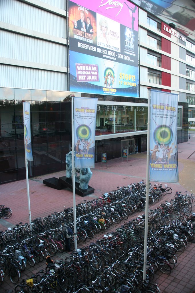 Lost Bikeparking Jaarbeursplein, sept 2007 Utrecht. by Carl030nl