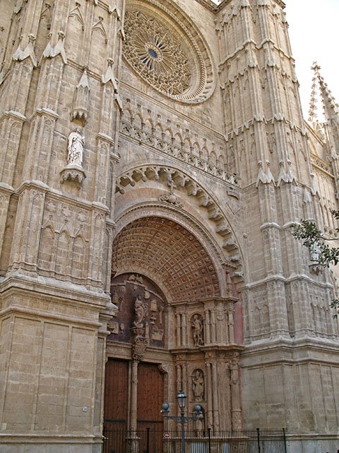 Fachada de la catedral by Víctor Cespón