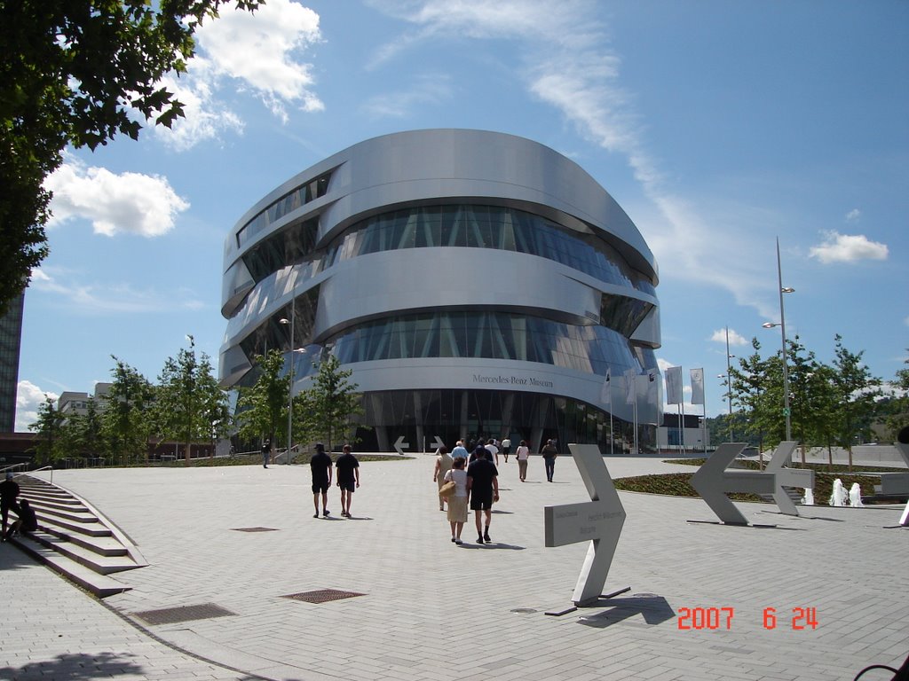 Mercedes-Benz Museum by F. Péter