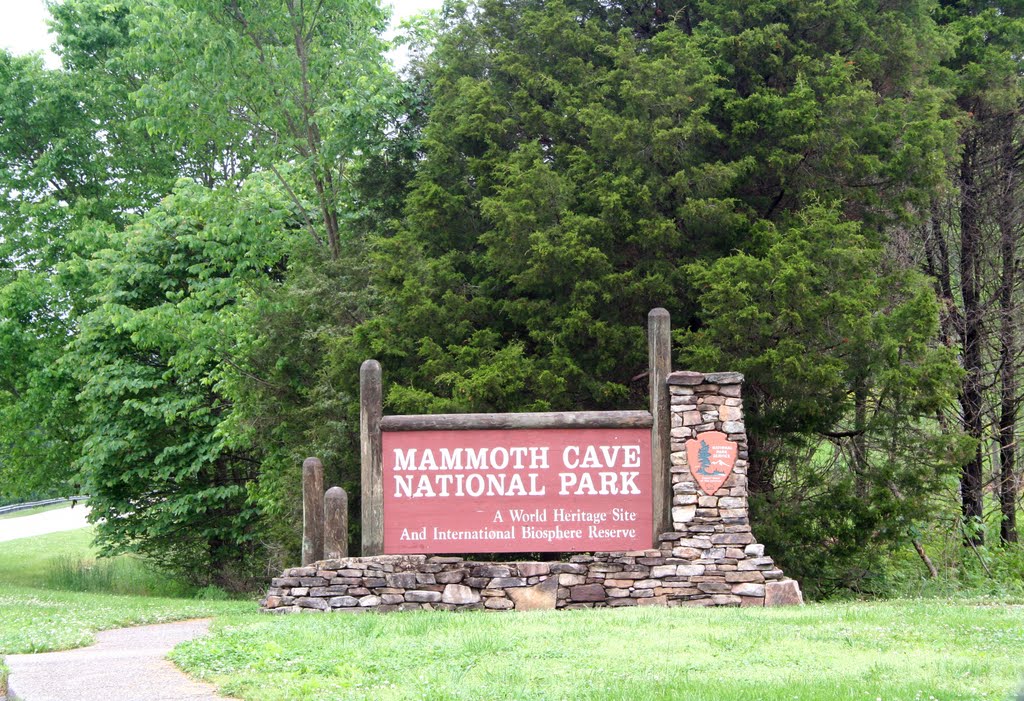 Mammoth Cave N.P. Entrance by by niro