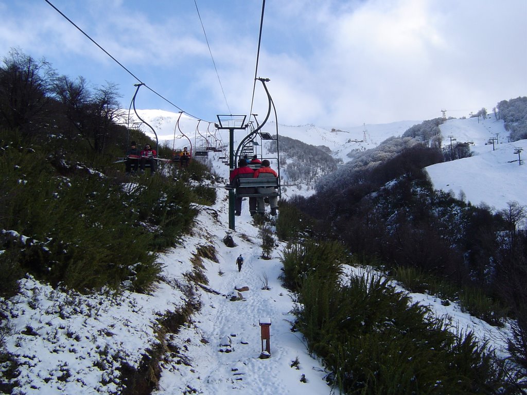 Ascendiendo el Cerro Catedral by vsaguier