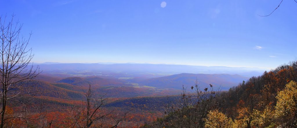 Eastern view from Big Schloss trail by bikenfool