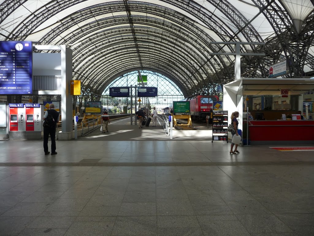 Dresden Hbf 2009 by von-Biedenfeld