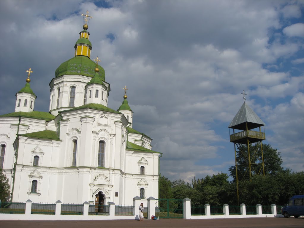 Великі Сорочинці (Полтавська обл.) - Спасо-Преображенська церква , збудована гетьманом Д. Апостолом як усипальниця роду Апостолів by Ok.Lviv