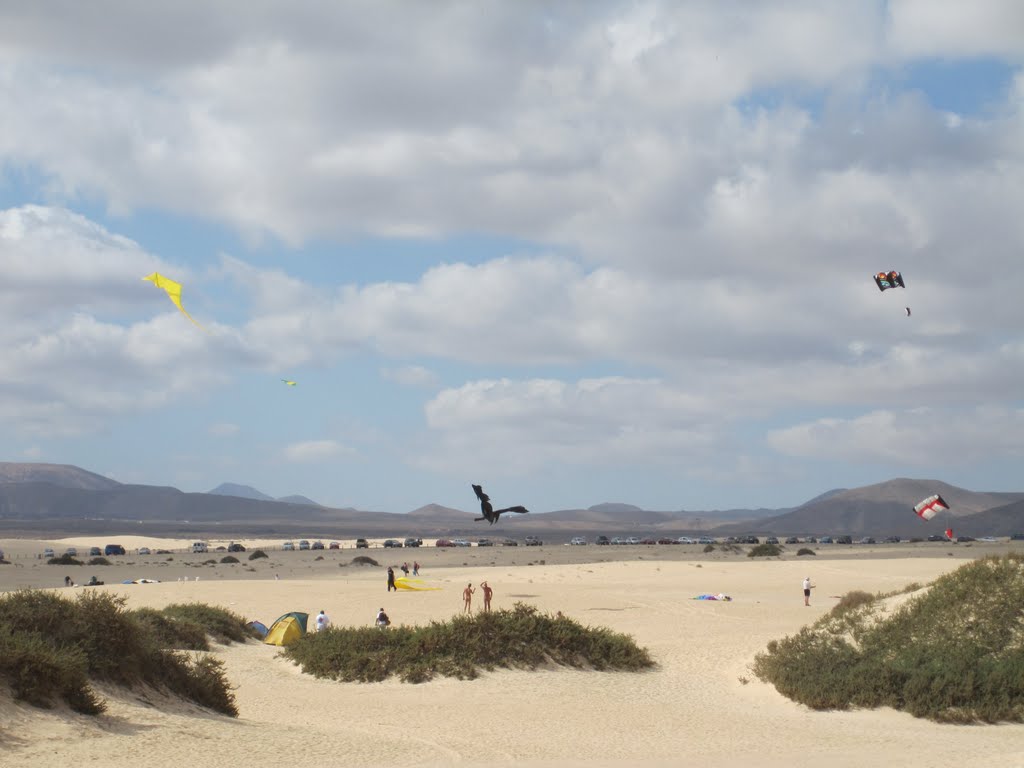 Cometas en las dunas de corralejo by sonsoles sj