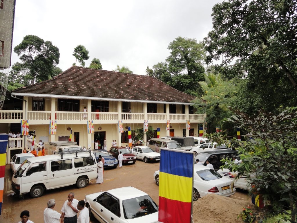 Asgiriya Maha Piriwana by jmsbandara