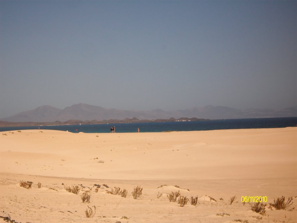 Over Isla de Lobos to Lanzarote by p5tty