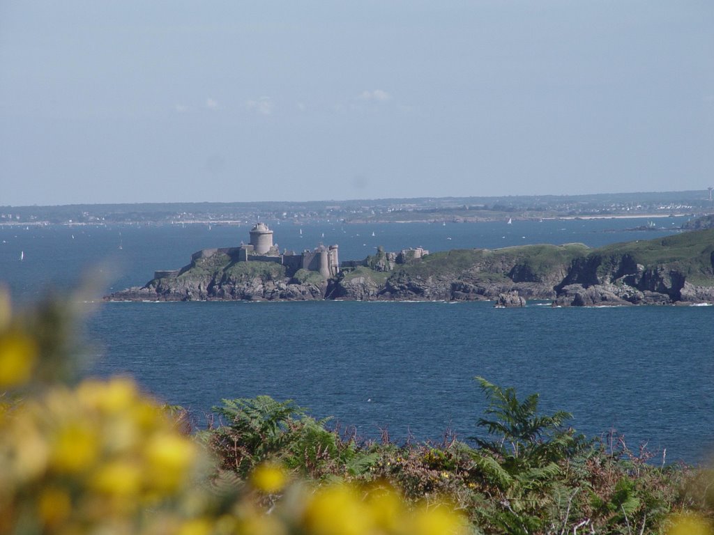 Fort La Latte by Bernard Thiry