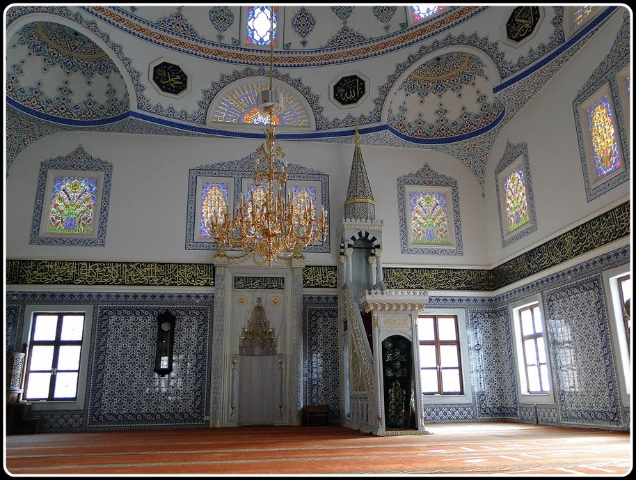 KAVAKLIDERE MERKEZ CAMİİ İÇİ.. by Nurullah Gürbüz Köse