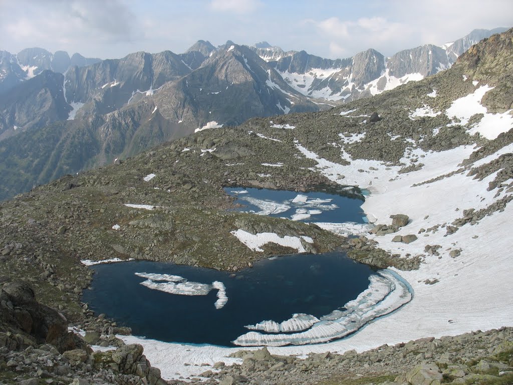 Benasque, Huesca, Spain by Omnejo