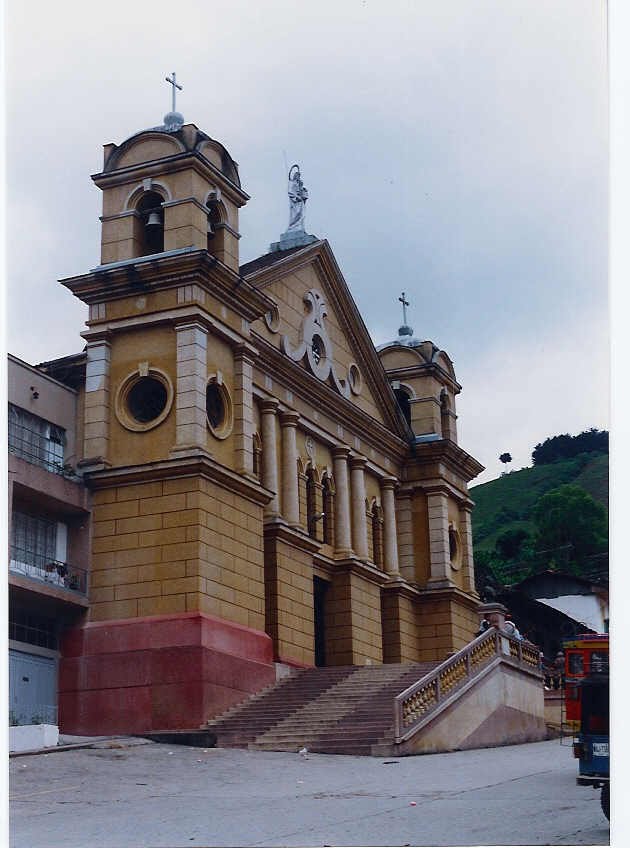 Iglesia de Pácora by alejandrino tobon