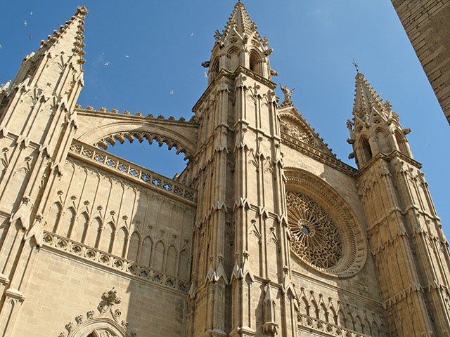 Catedral - Fachada by Víctor Cespón