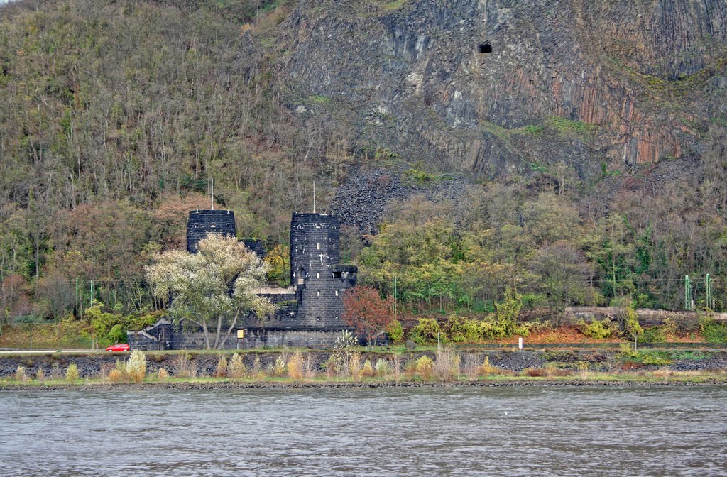 Die Brücke von Remagen und die Erpeler Ley by OlliZ