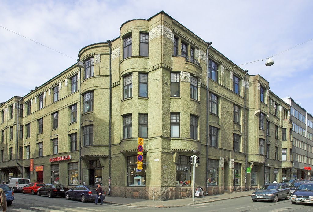 Kiinteistö Oy Lönnfred (1908), Fredrikinkatu 43 - Lönnrotinkatu 15 by Pekka Laitinen