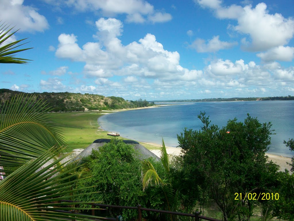 Em frente à Praia do Bilene by luisrebelo1977