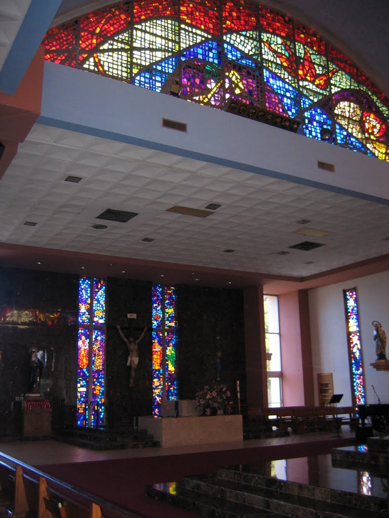 Side Altar & Ceiling's stained glass work in St John the Apostle Church by JMLRUSB