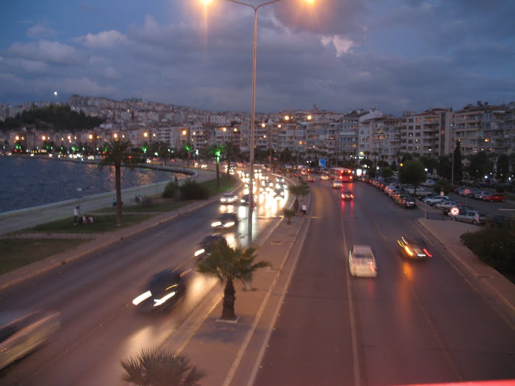 Göztepe Sahilyolu by Hakan Orhan