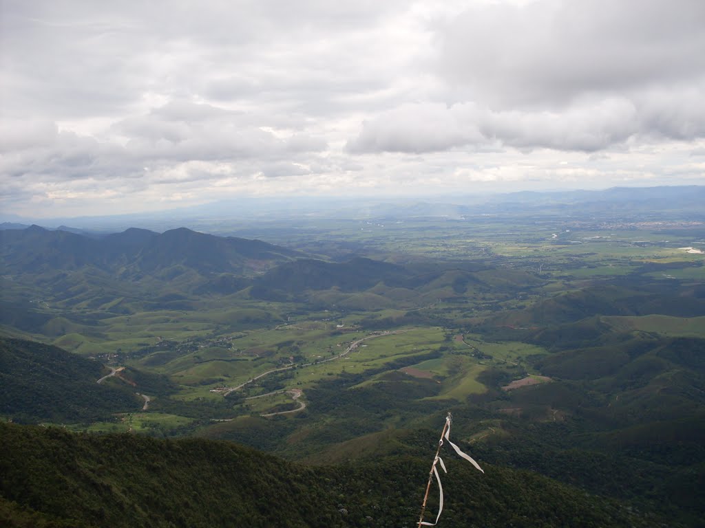 Vista do Pico Agudo - Santo Antonio do Pinhal SP by Jesse Borges Furin