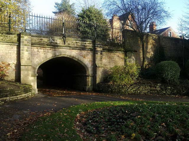 Arboretum, Nottingham, UK by mobiletash