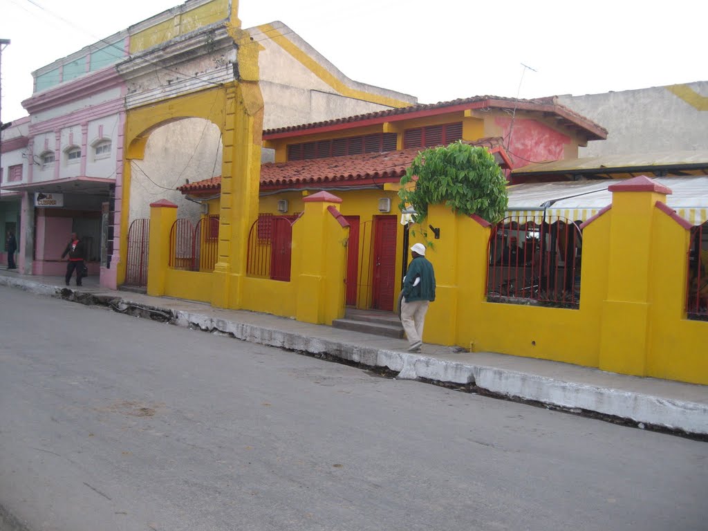 Calle de Cárdenas cerca de la plaza Molocof by Velazquez