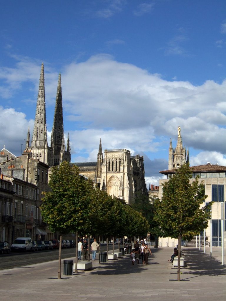 Vue sur la cathédrale by Aurelien Bisson