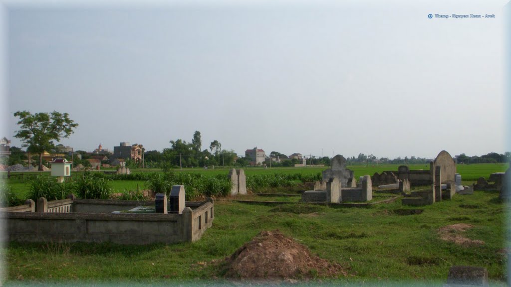 Ngĩa địa - Trâm Nhị - Cemetery by Thắng Nguyễn Xuân